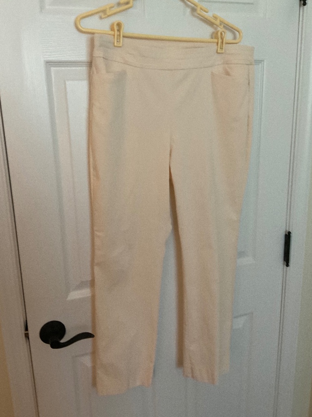 Ladies CHICOS pull on slacks.  Cream colored, like new.  Has nice stretch. 2P